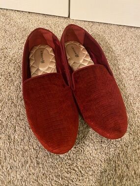 Birdies Women’s Burgundy Velvet Slip-On Loafers